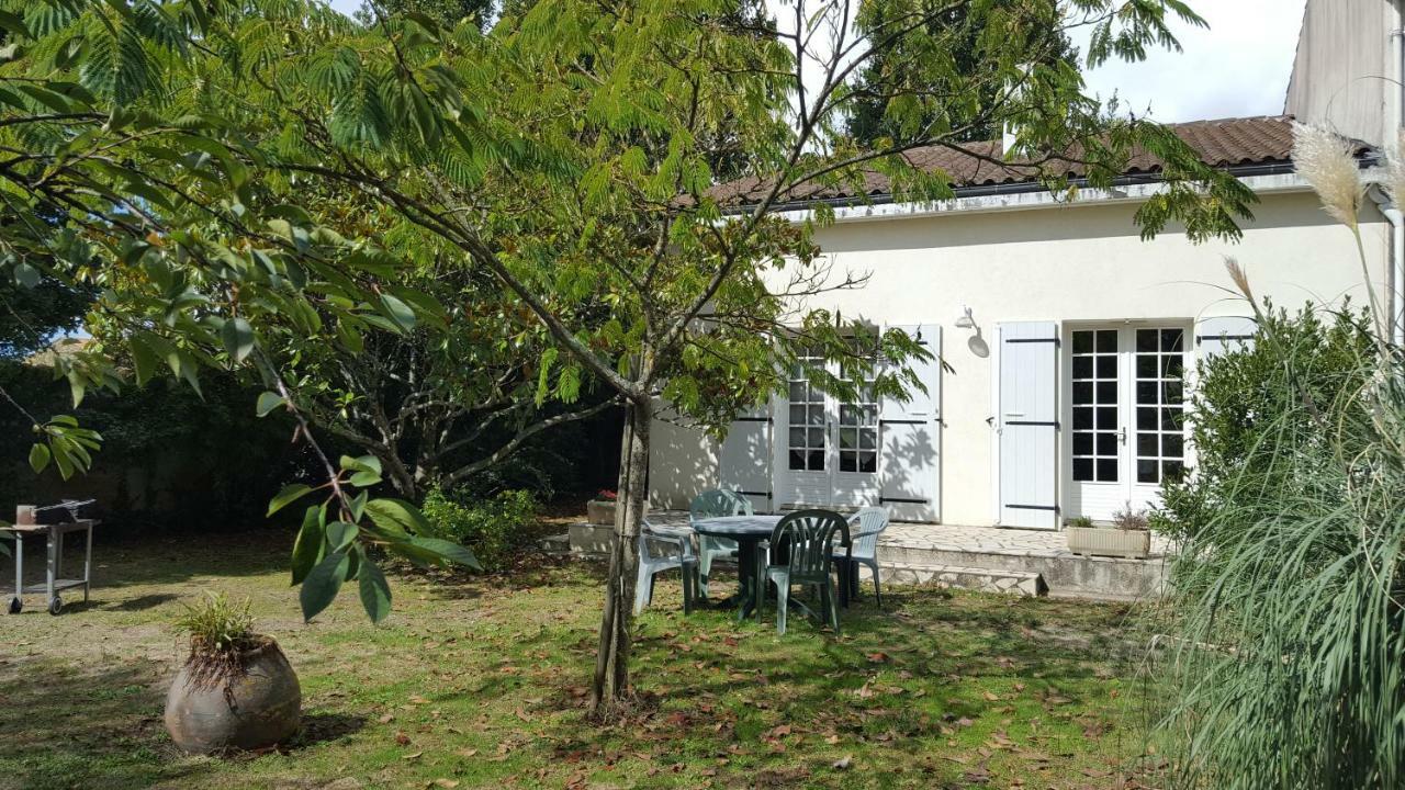 L'Abri D'Emilie Saint-Xandre Exterior foto